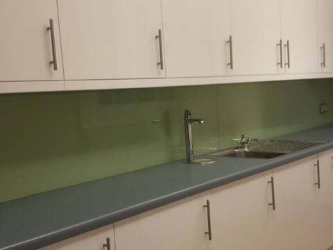 glass  and upstands for kitchens