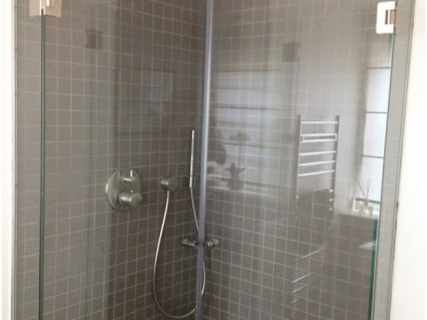 folding glass shower screen