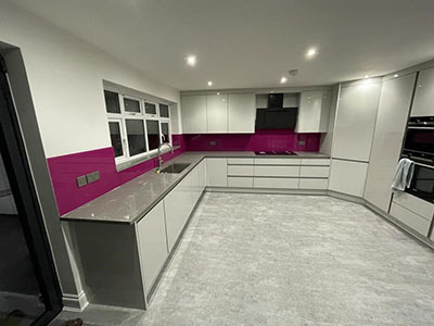 purple kitchen glass splashback