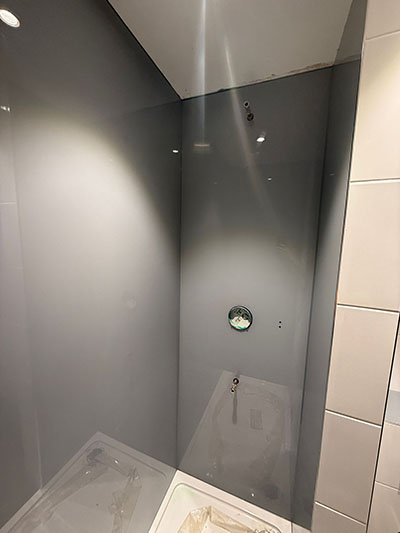 shower glass splashback